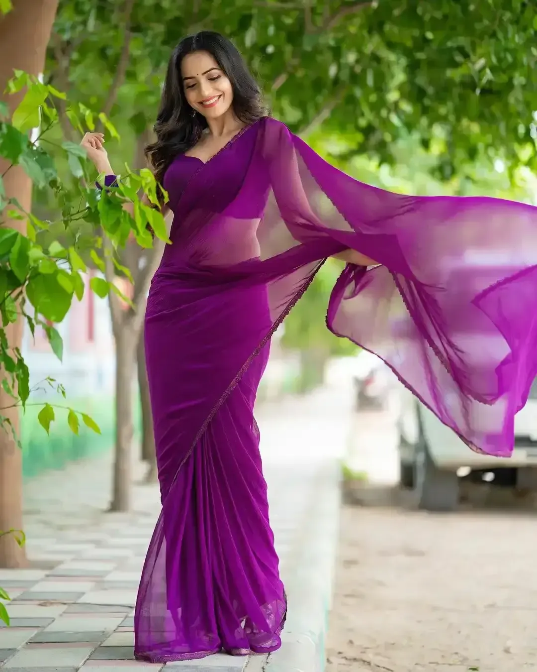 Indian Actress Shobha Shetty In Traditional Violet Saree